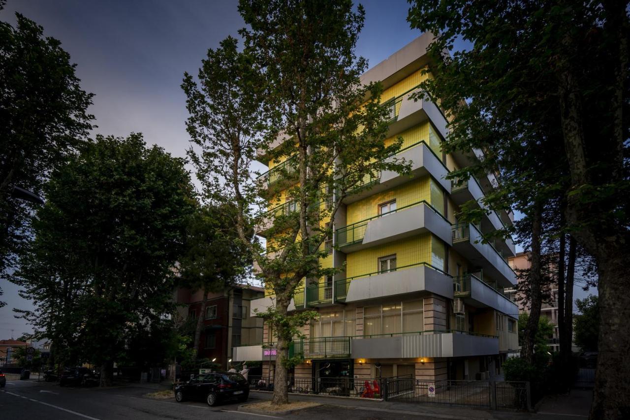 Hotel Mamy Rimini Esterno foto