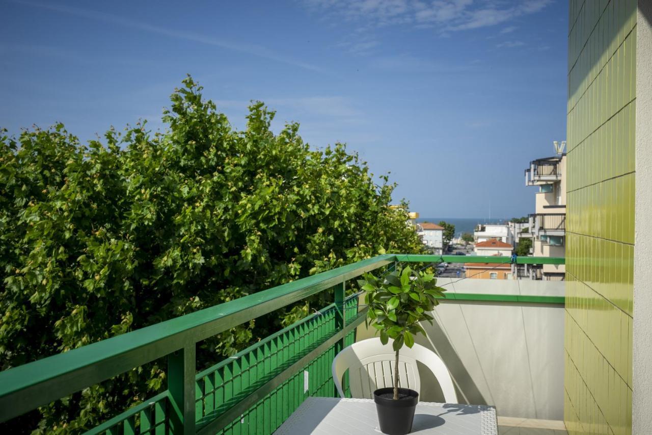 Hotel Mamy Rimini Esterno foto