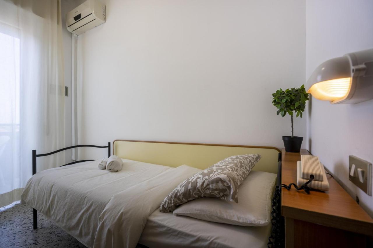 Hotel Mamy Rimini Esterno foto