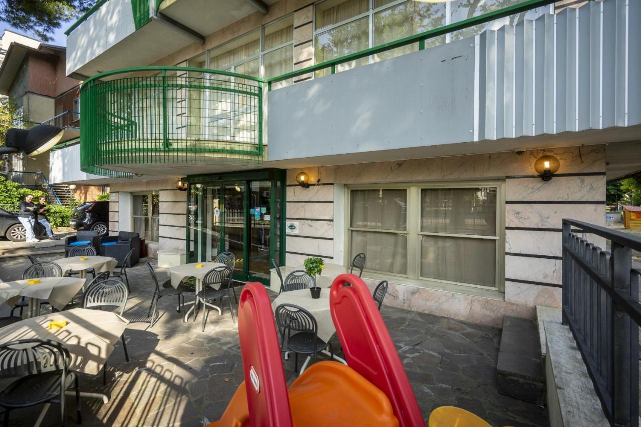 Hotel Mamy Rimini Esterno foto