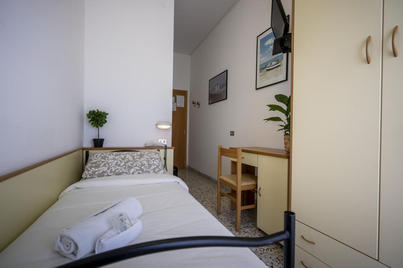 Hotel Mamy Rimini Esterno foto