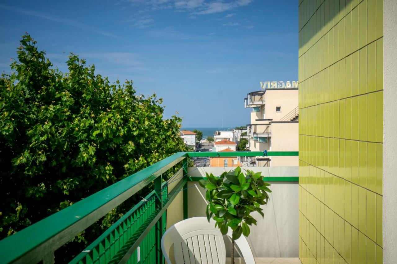 Hotel Mamy Rimini Esterno foto