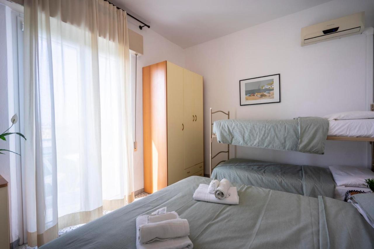 Hotel Mamy Rimini Esterno foto