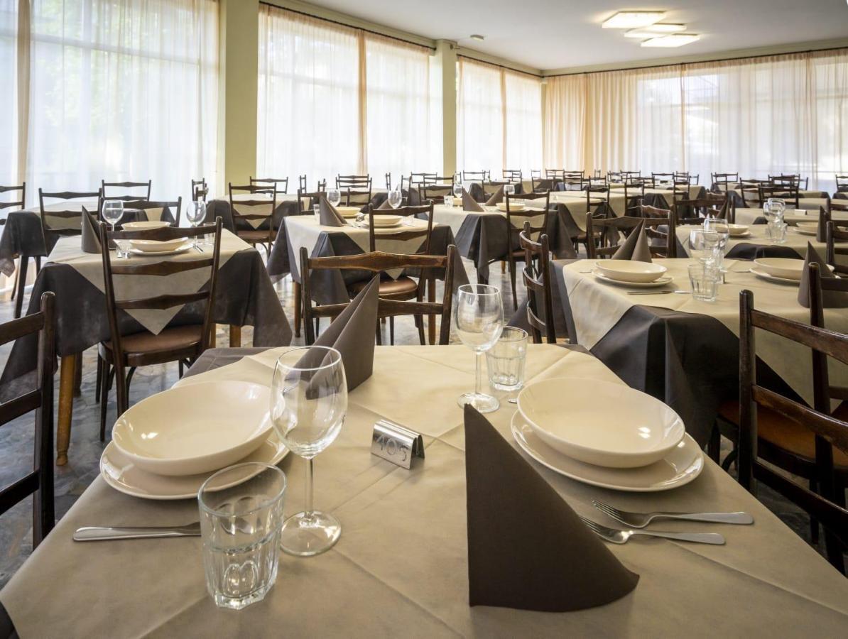 Hotel Mamy Rimini Esterno foto