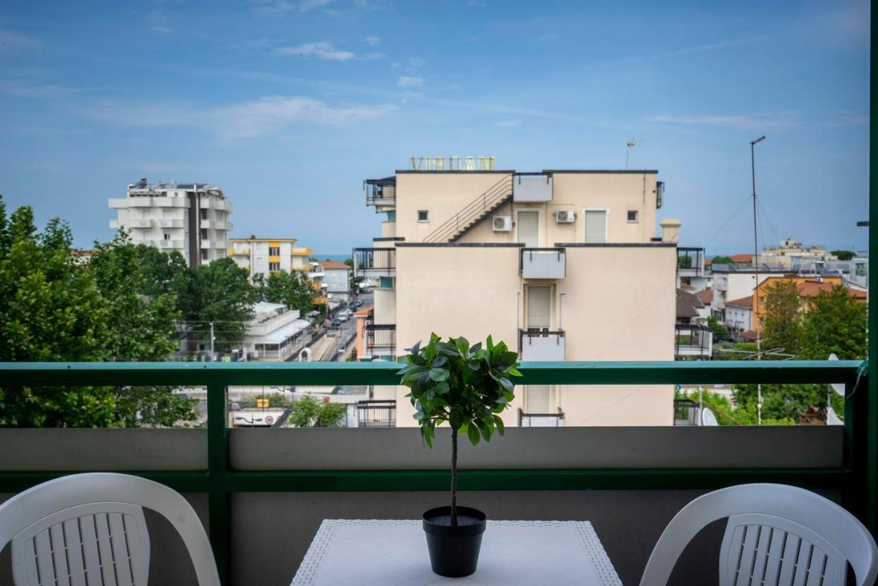 Hotel Mamy Rimini Esterno foto