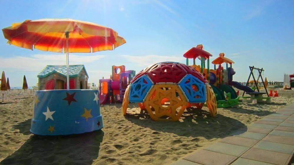 Hotel Mamy Rimini Esterno foto